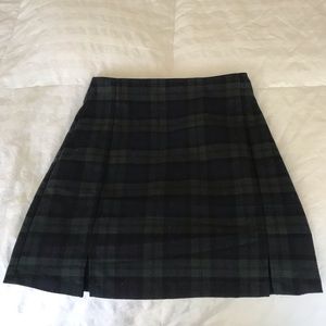 Brandy Melville plaid mini skirt (WORN ONCE)